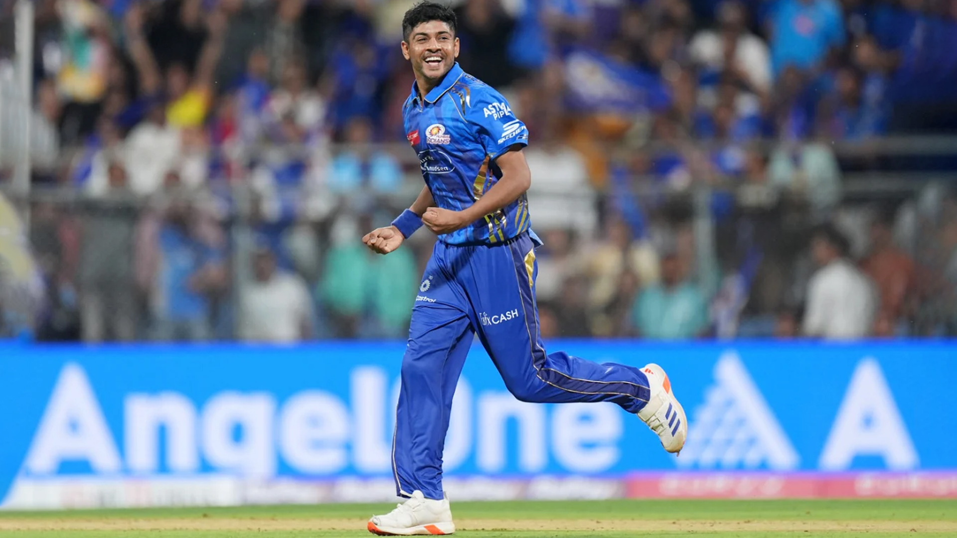 ট্রায়ালে বাদ দেয়া অশ্বনী-ই জাত চেনালেন কলকাতাকে!